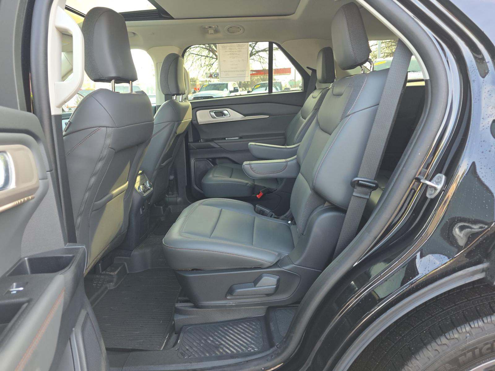 2025 Ford Explorer Active AWD