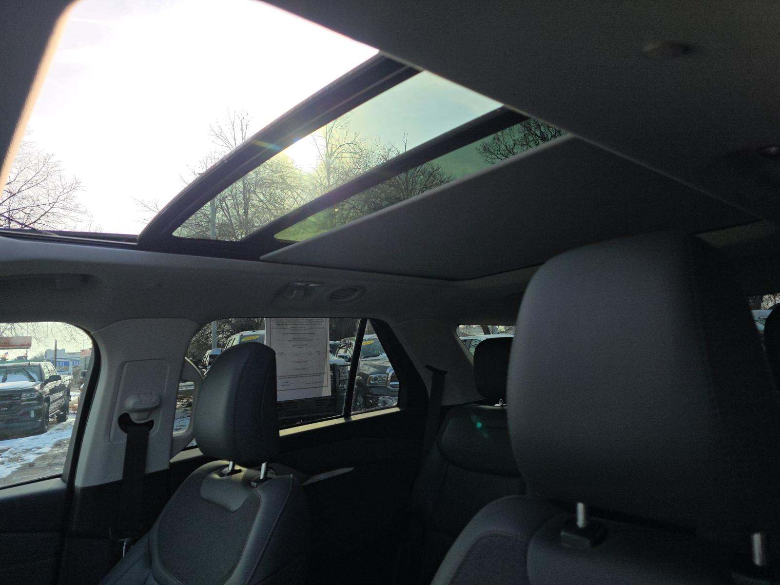 2025 Ford Explorer Active AWD