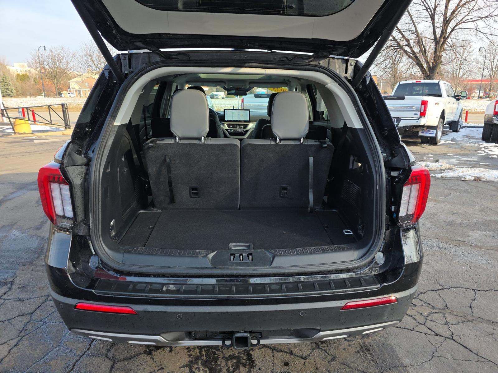 2025 Ford Explorer Active AWD