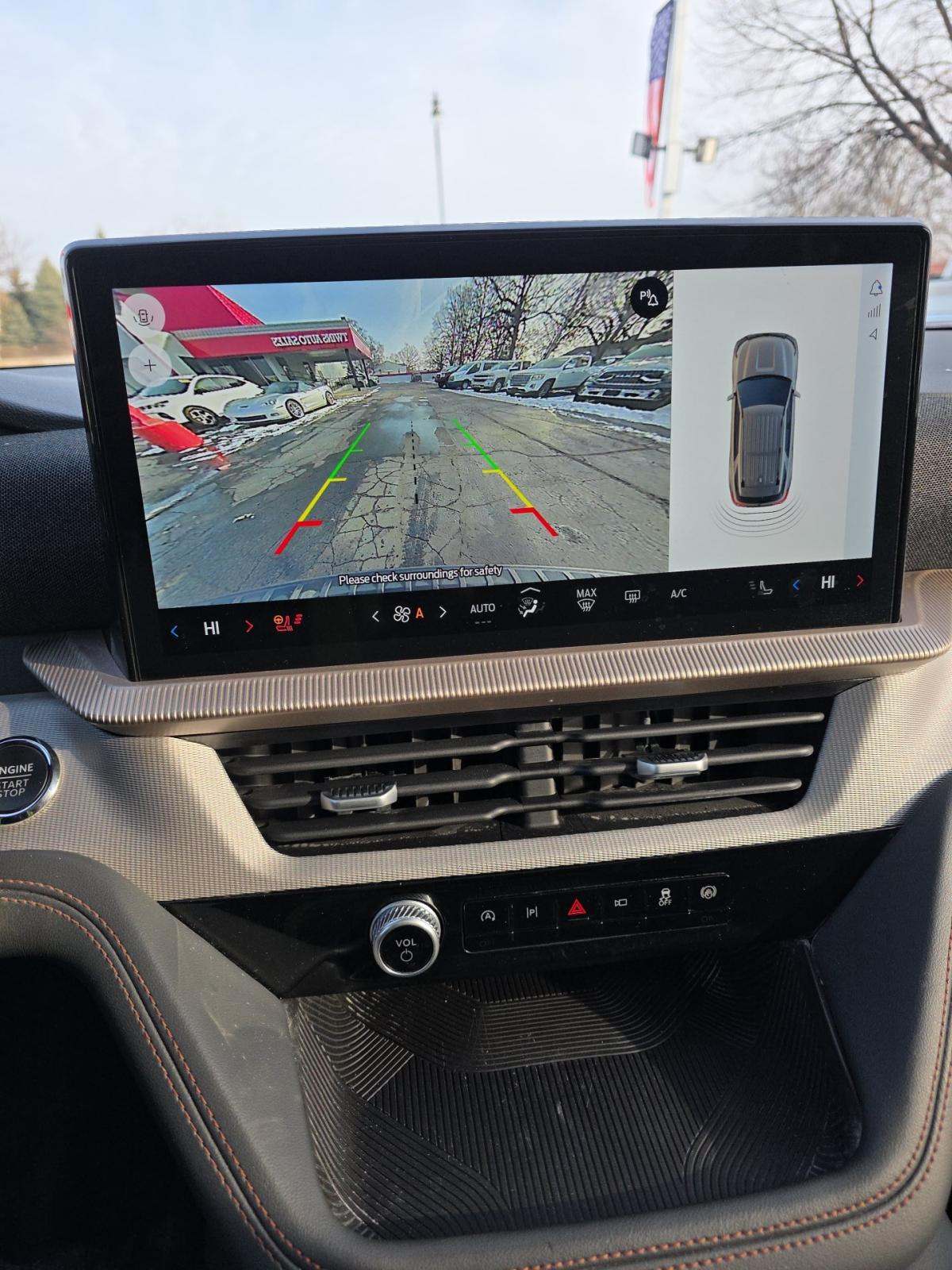 2025 Ford Explorer Active AWD