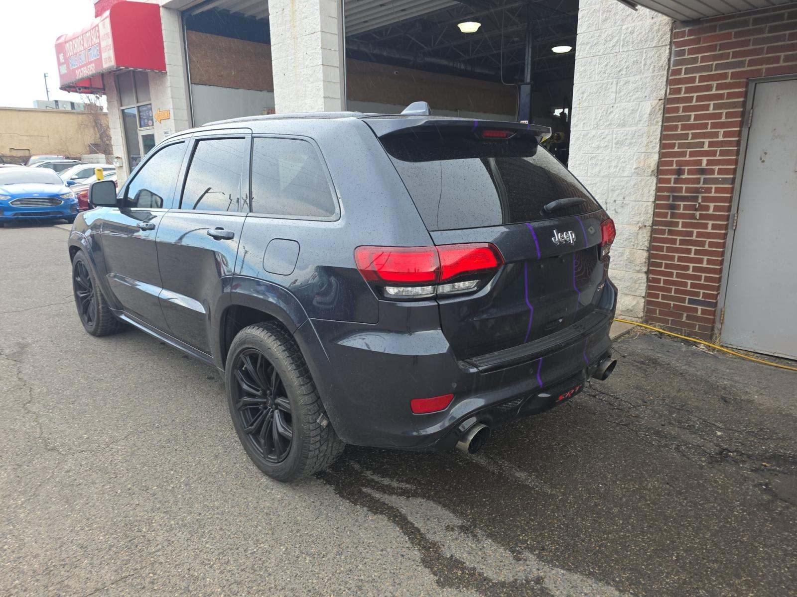 JEEP SRT8 - 2