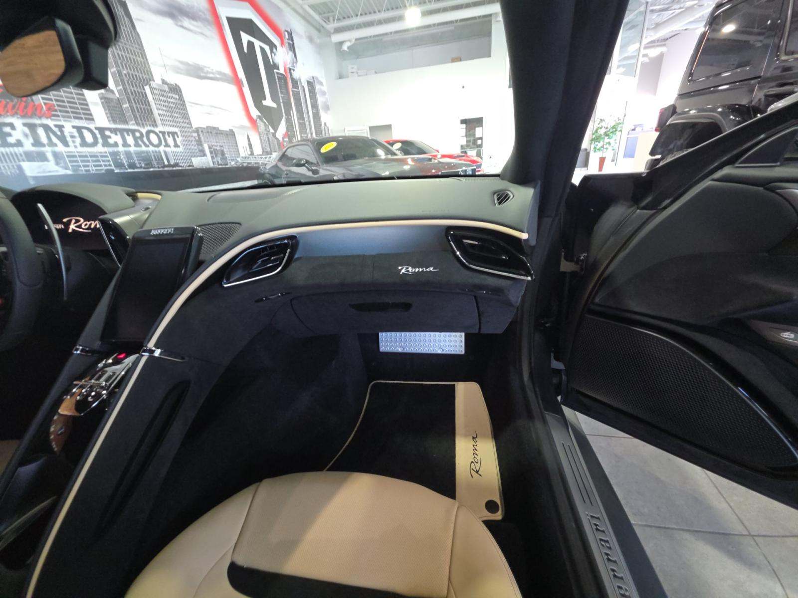 2023 Ferrari Roma Base RWD