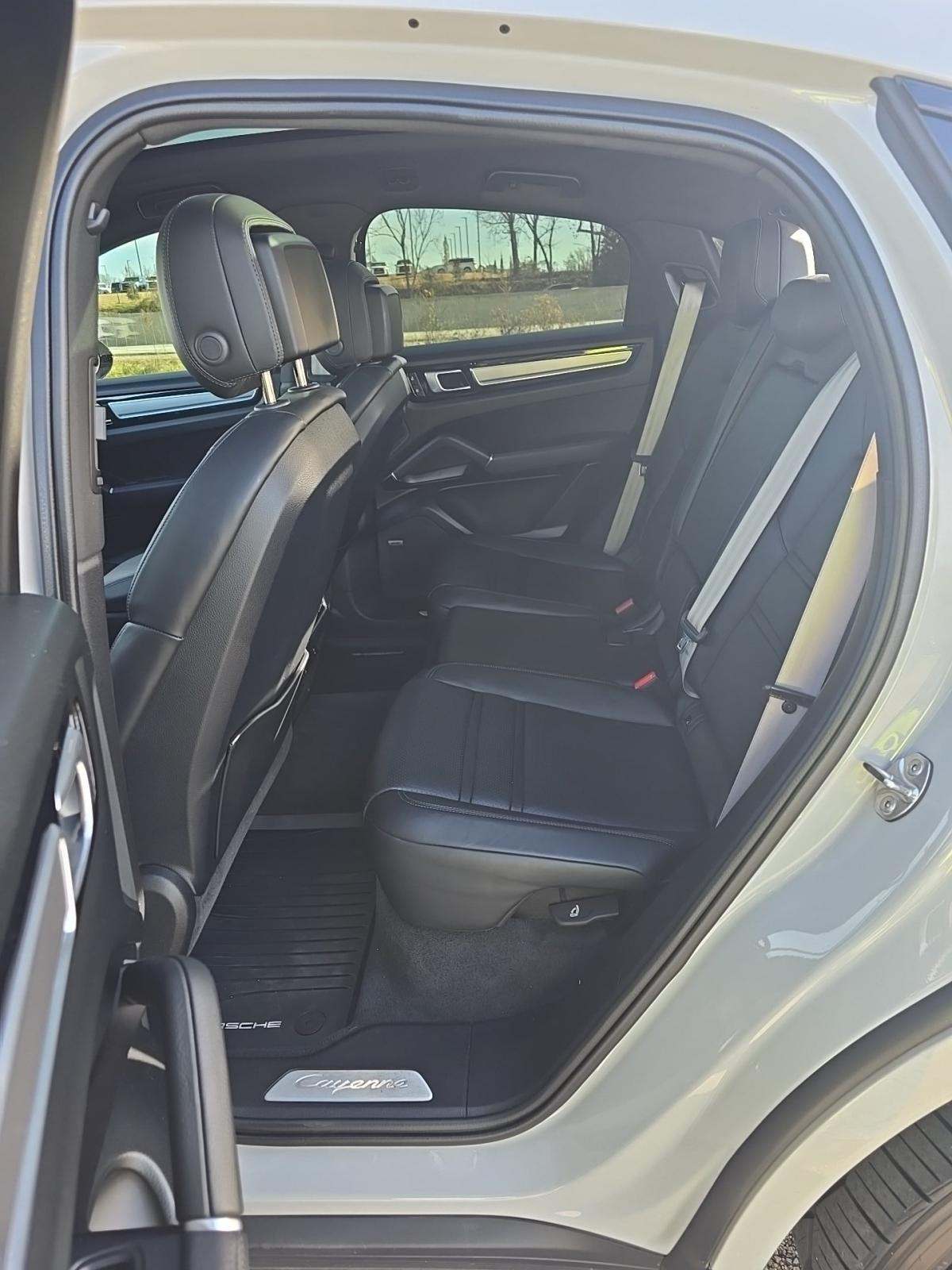 2022 Porsche Cayenne S Platinum Edition AWD