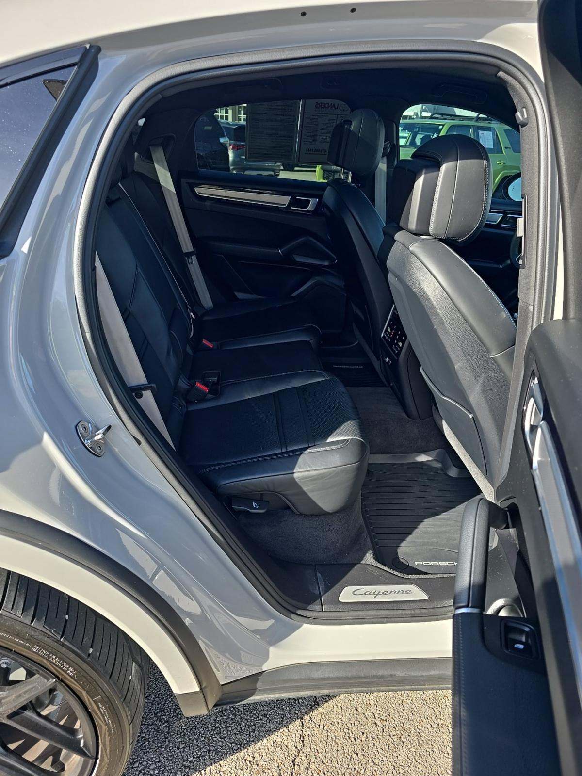 2022 Porsche Cayenne S Platinum Edition AWD