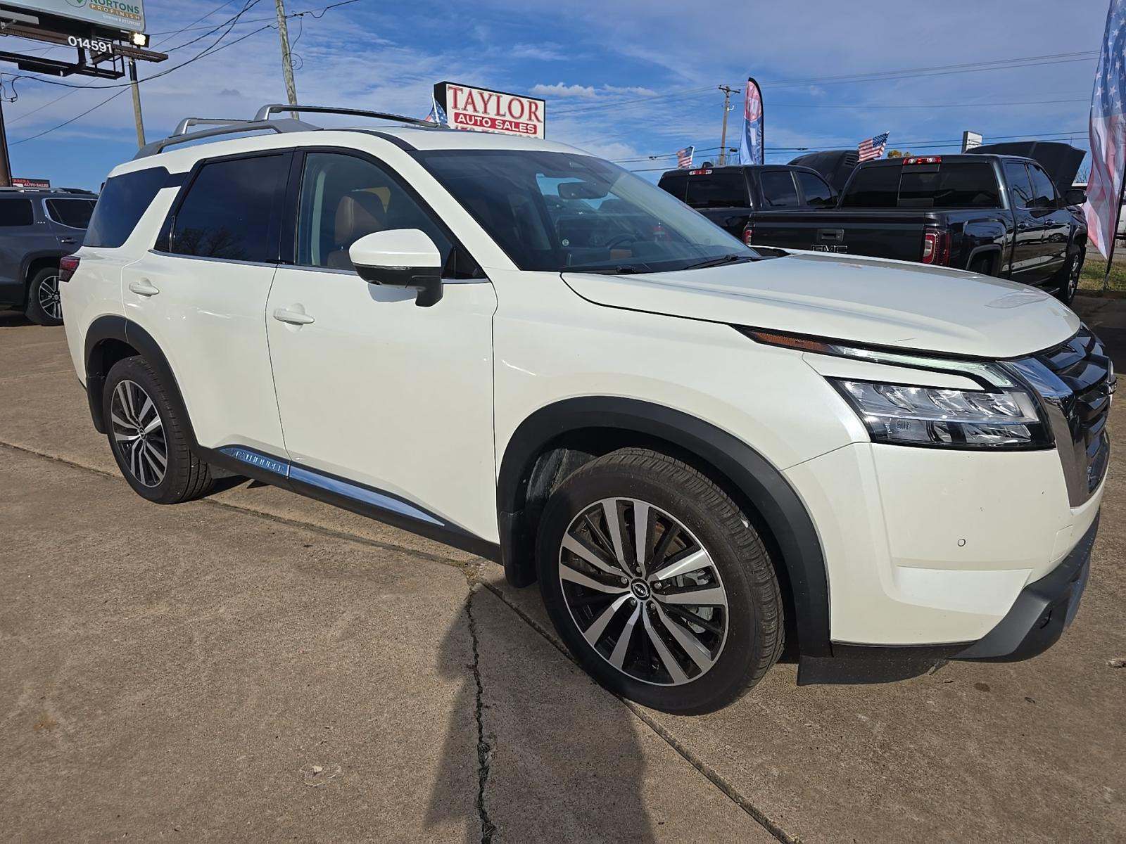 2024 Nissan Pathfinder Platinum FWD
