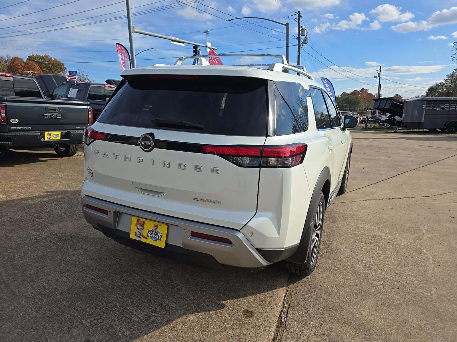 2024 Nissan Pathfinder Platinum FWD