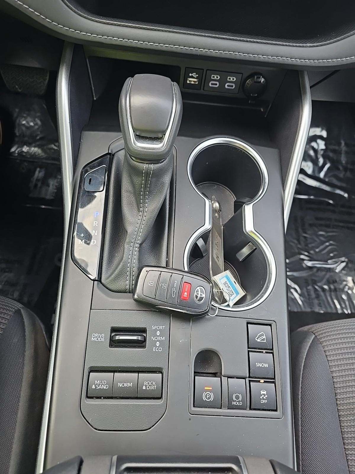 2024 Toyota Highlander LE AWD