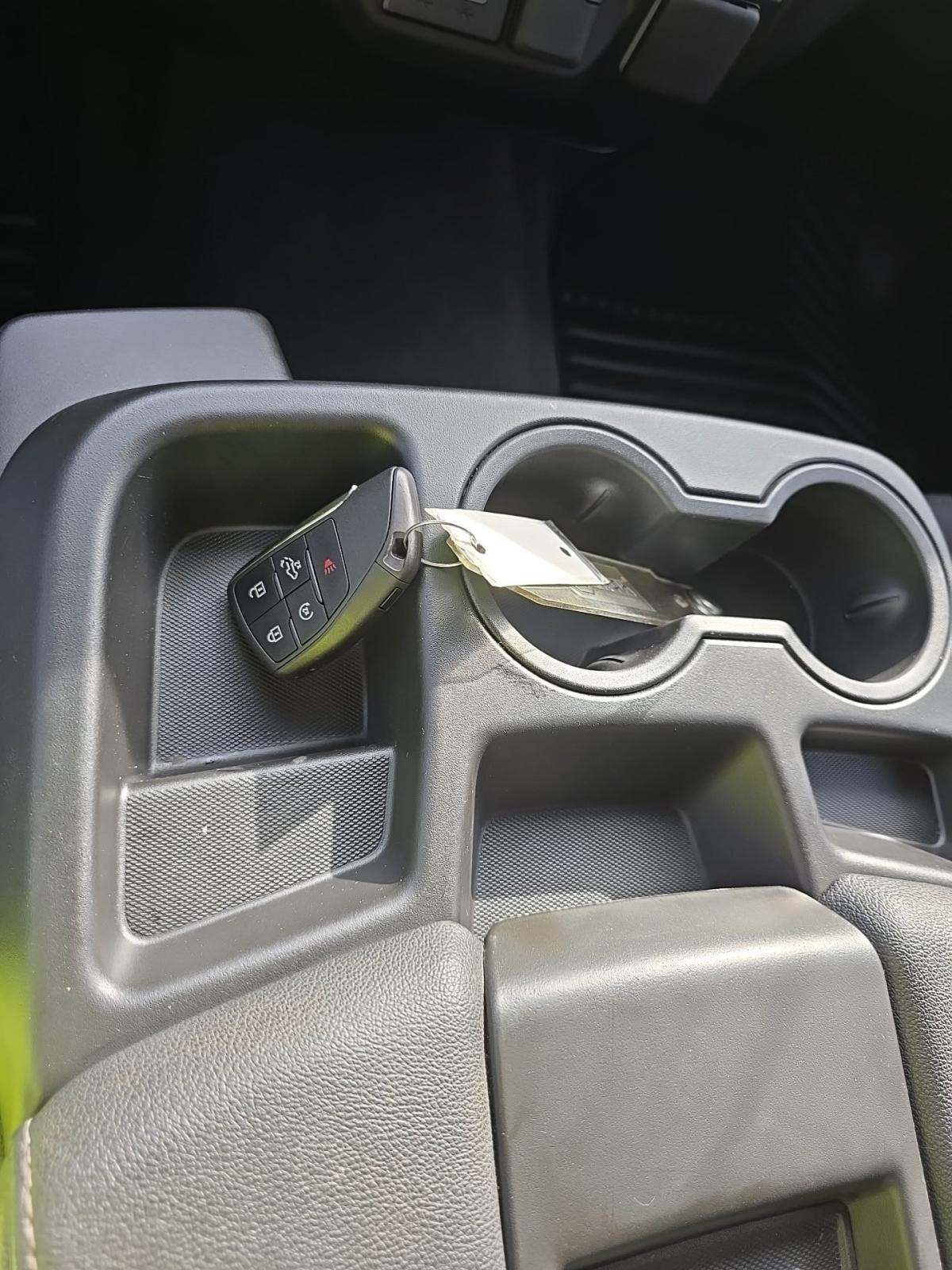 2025 Chevrolet Silverado 1500 Custom AWD