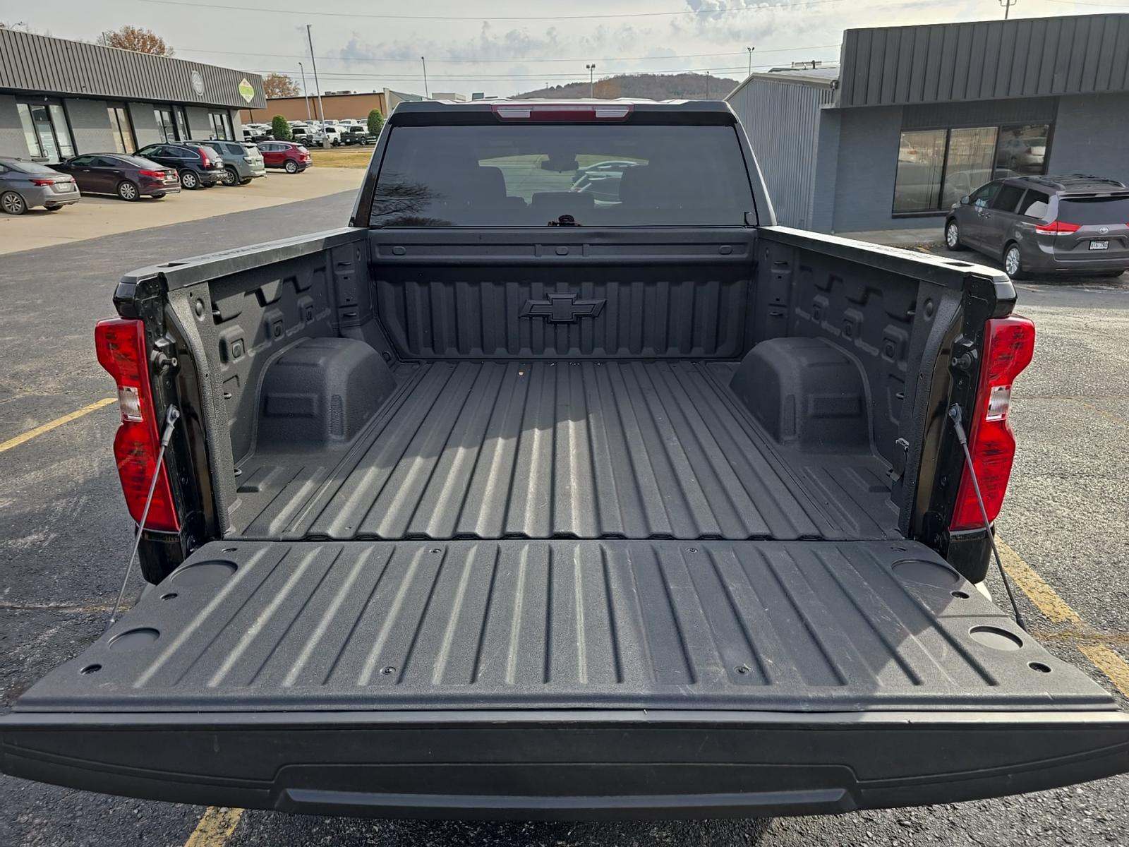 2025 Chevrolet Silverado 1500 Custom AWD