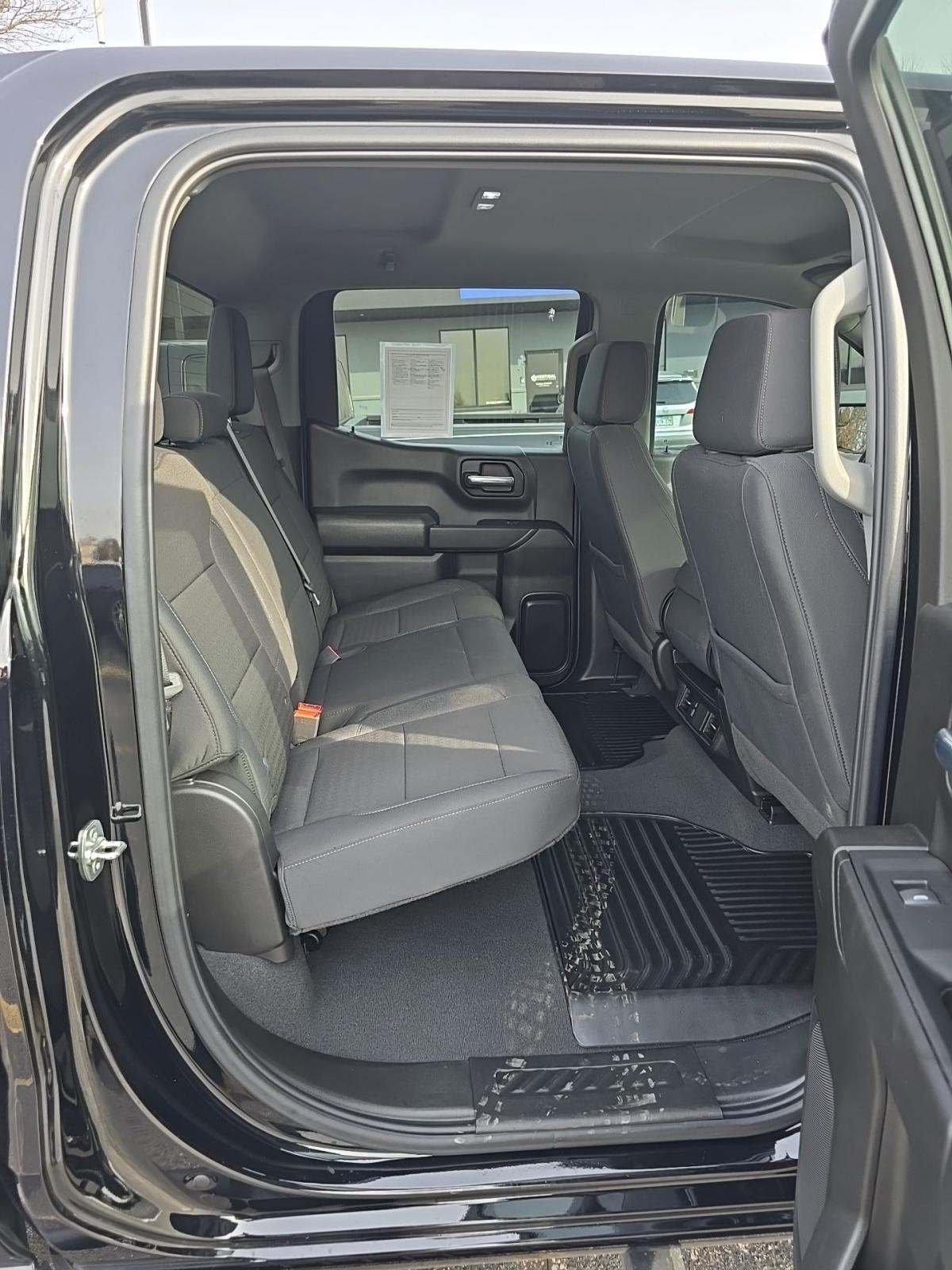 2025 Chevrolet Silverado 1500 Custom AWD