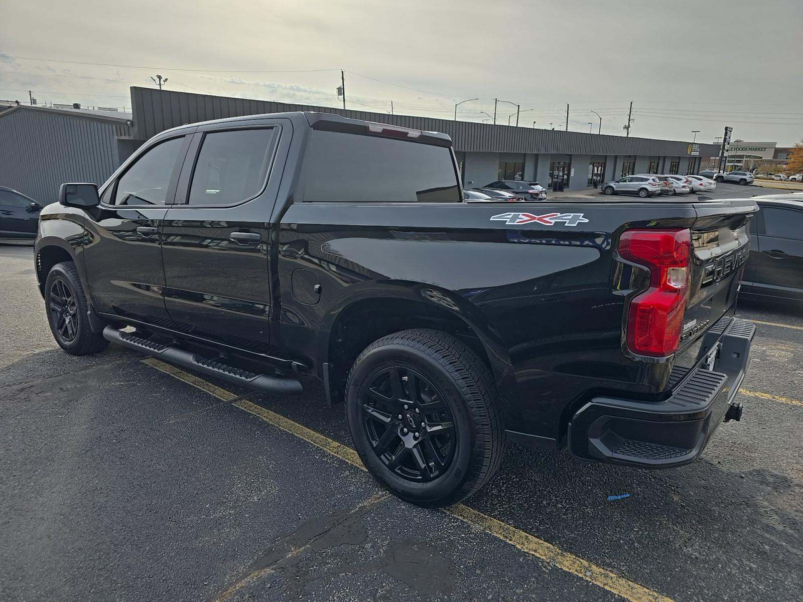 2025 Chevrolet Silverado 1500 Custom AWD