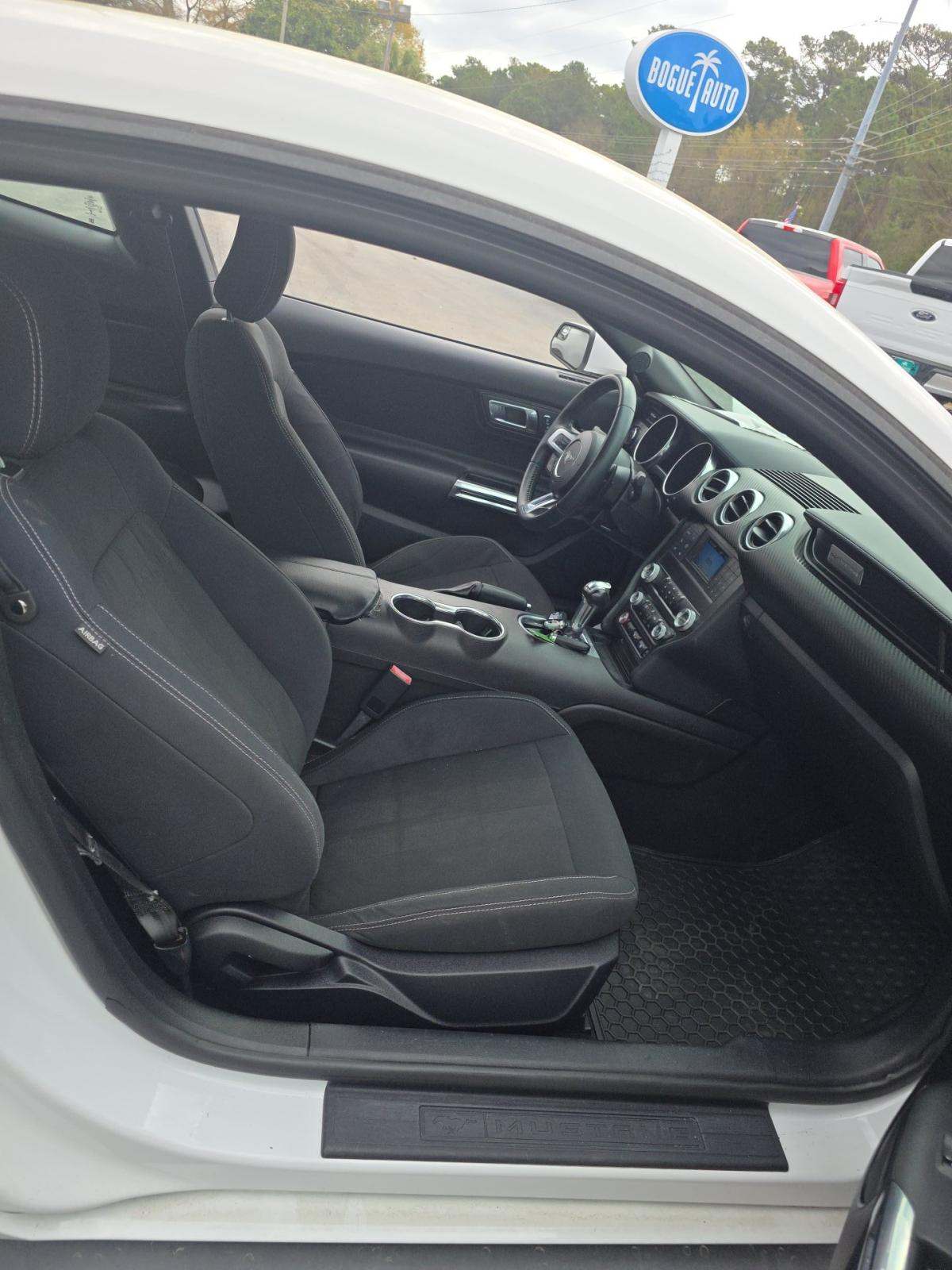 2019 Ford Mustang EcoBoost RWD