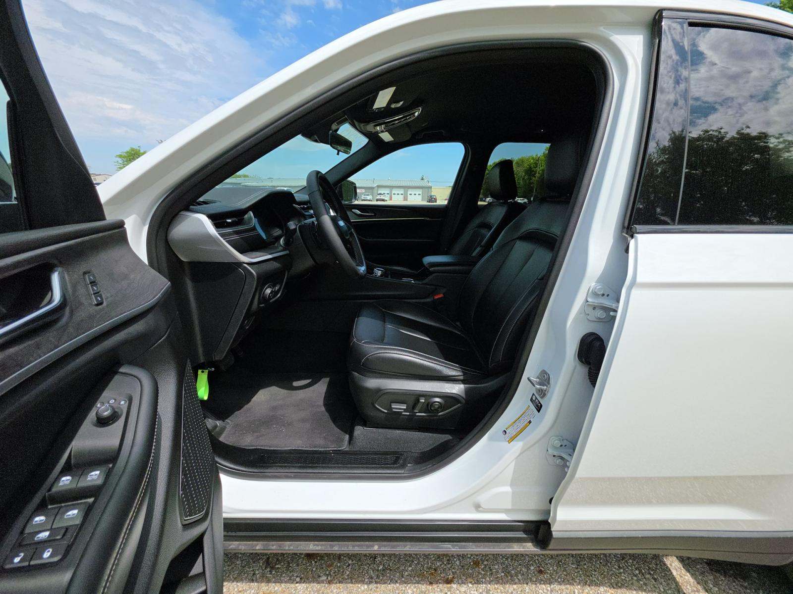 2025 Jeep Grand Cherokee Limited AWD