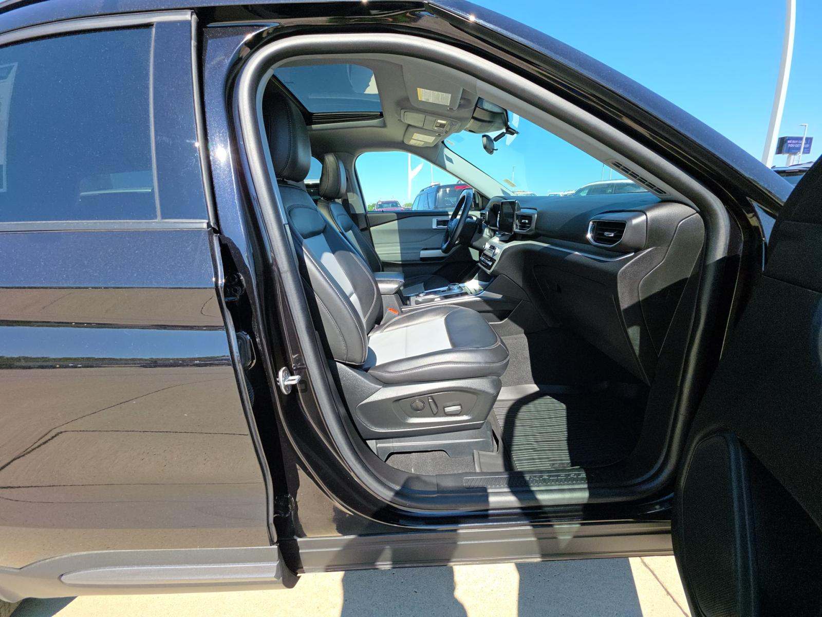 2023 Ford Explorer XLT AWD