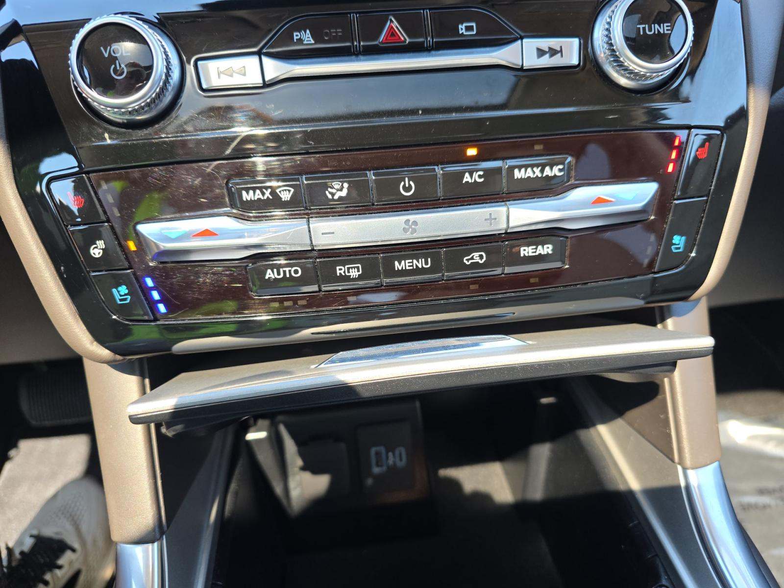 2023 Ford Explorer Platinum AWD
