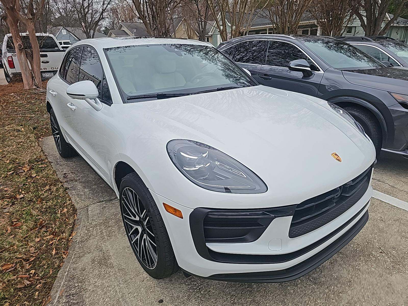 2024 Porsche Macan Base AWD