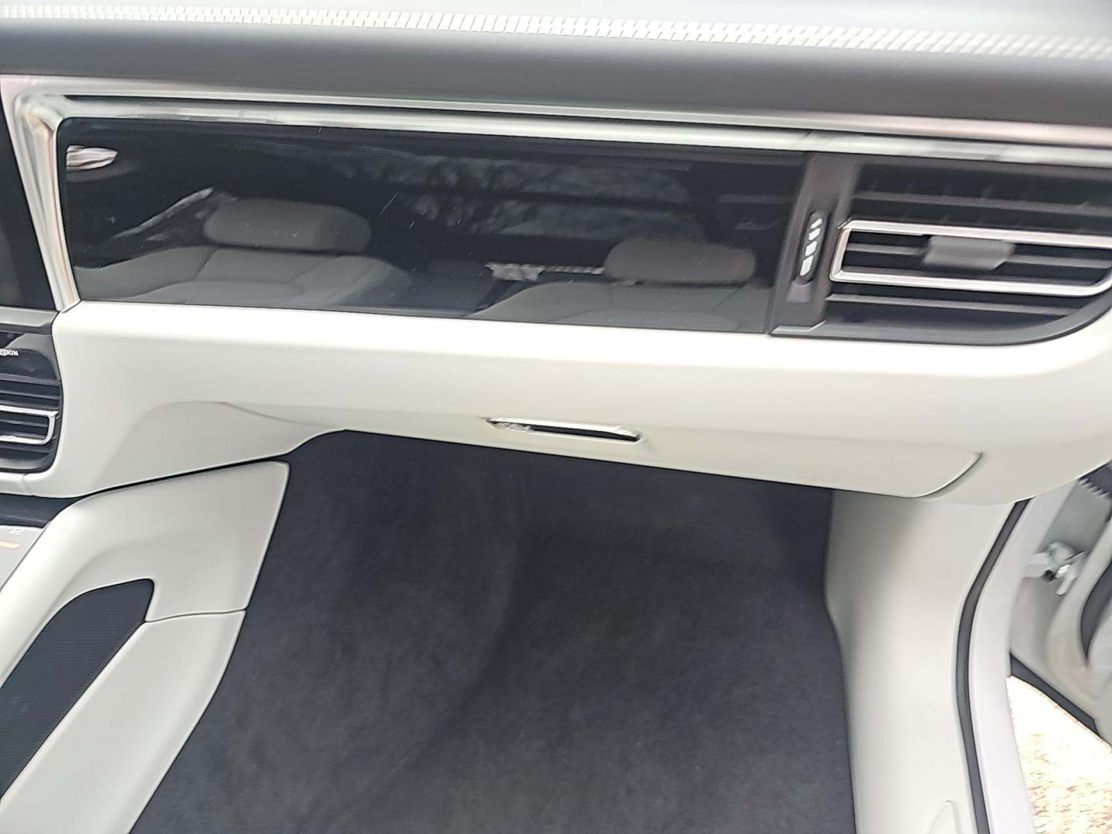 2024 Porsche Macan Base AWD