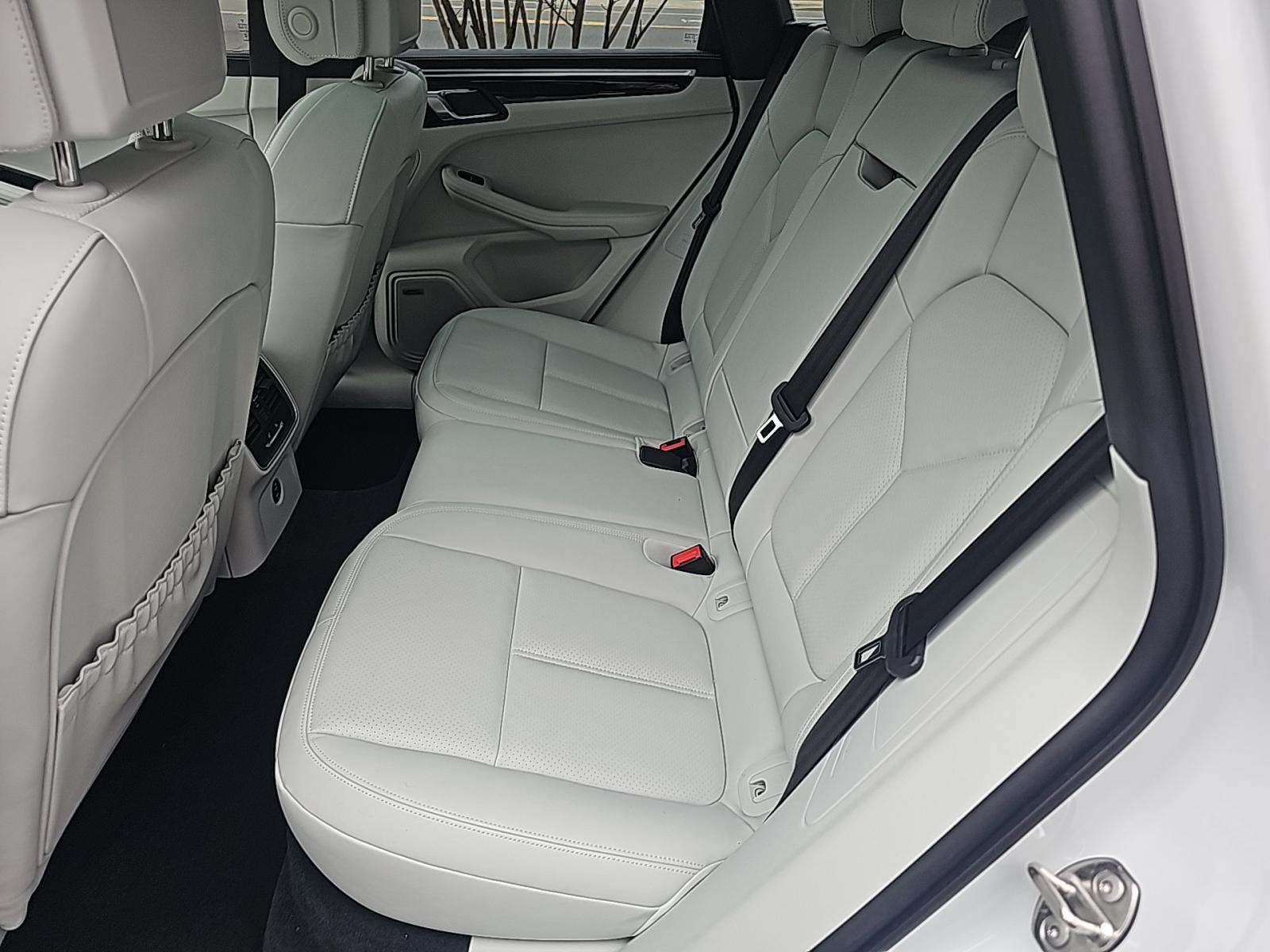 2024 Porsche Macan Base AWD