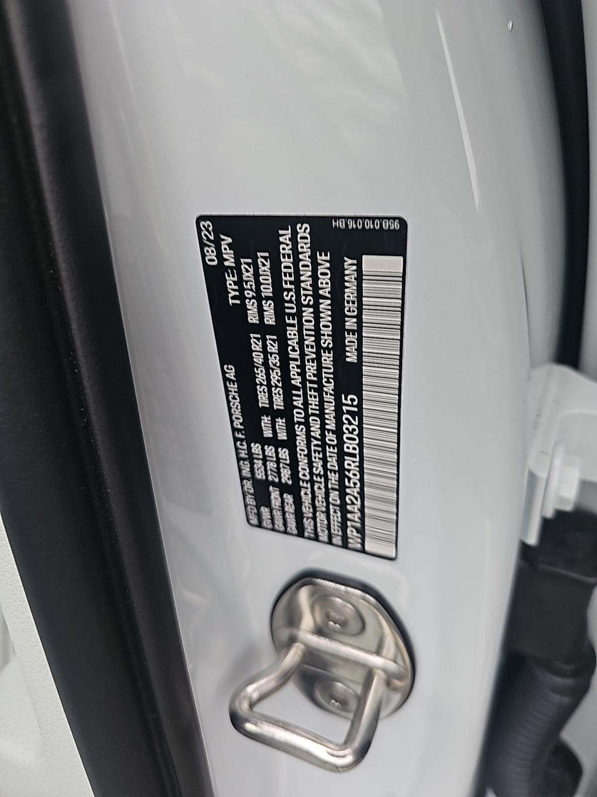 2024 Porsche Macan Base AWD