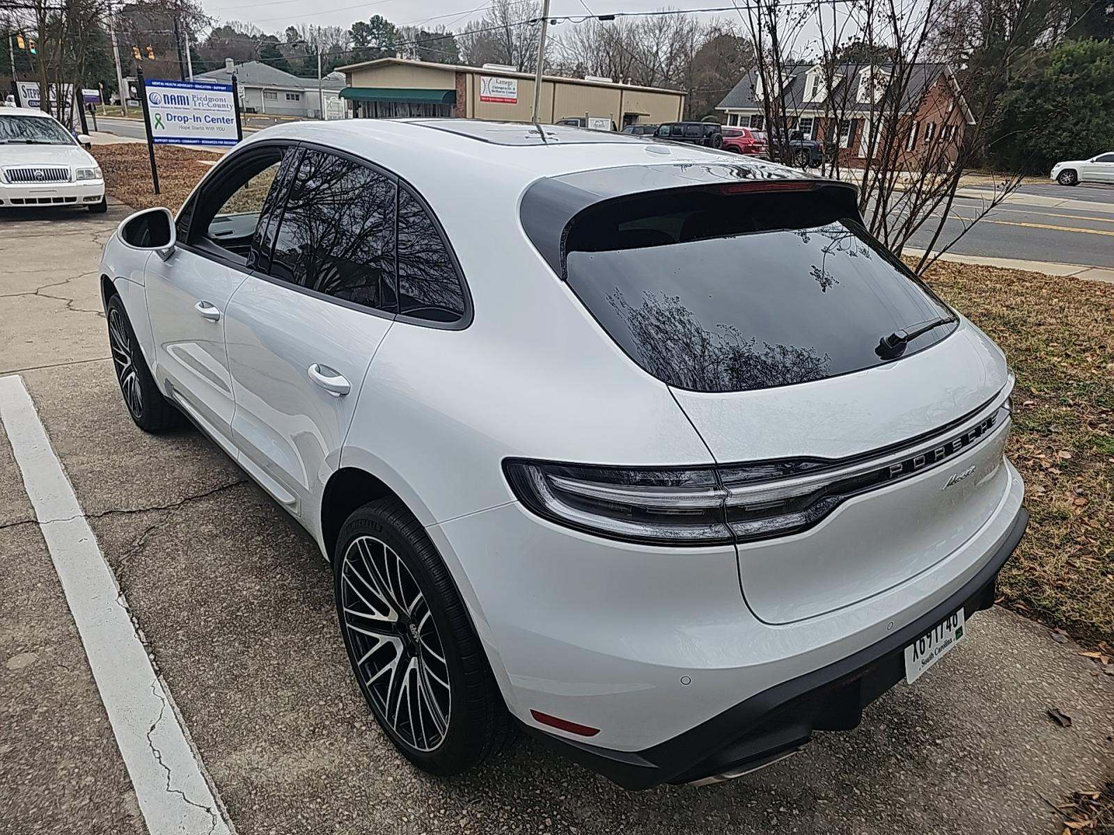 2024 Porsche Macan Base AWD