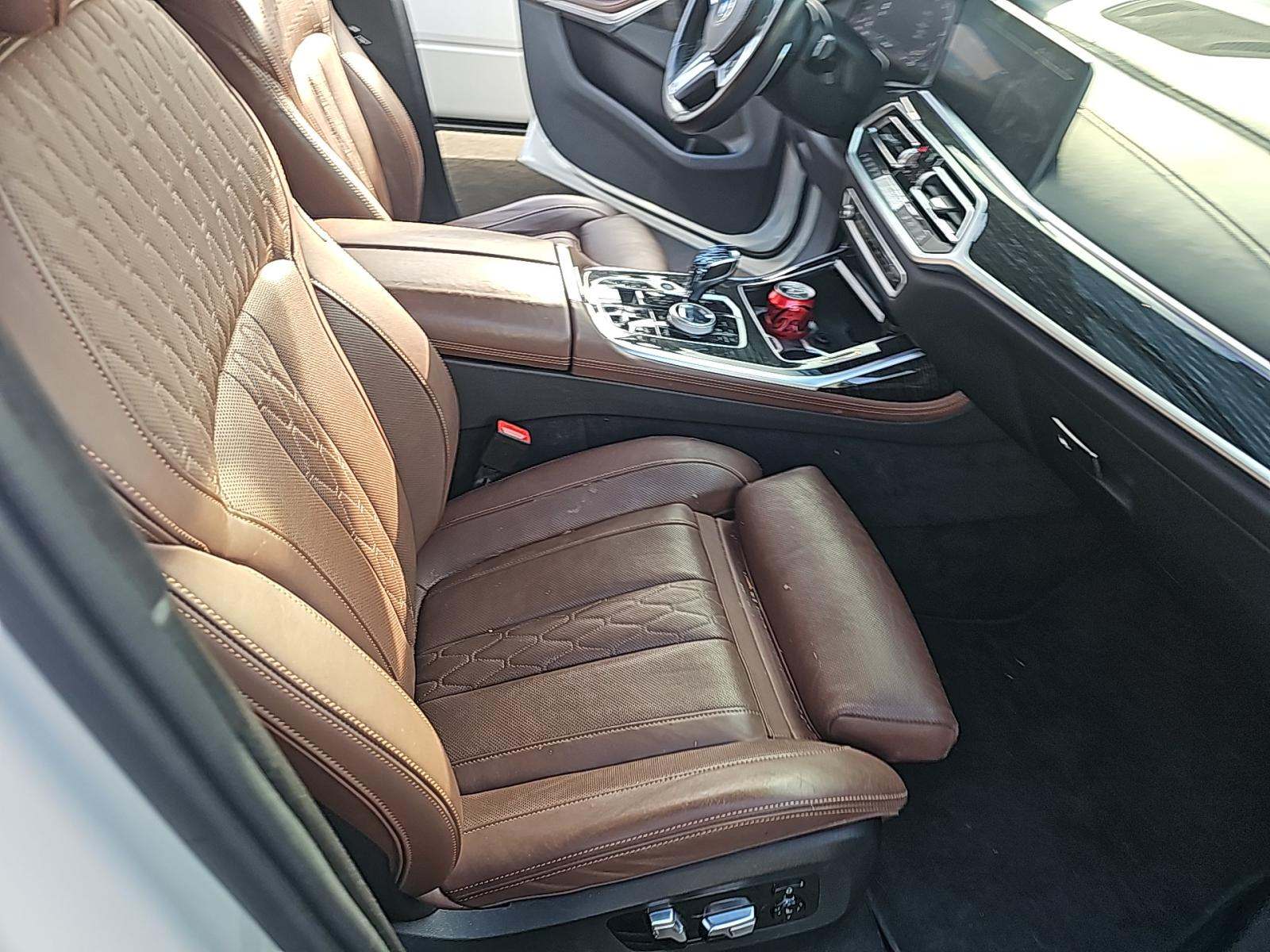 2022 BMW X7 M50i AWD