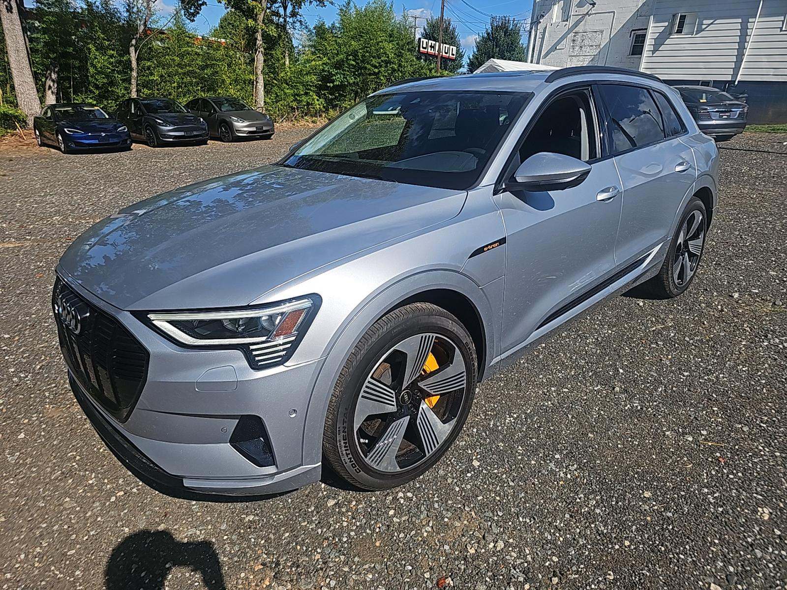 2022 Audi e-tron Premium Plus