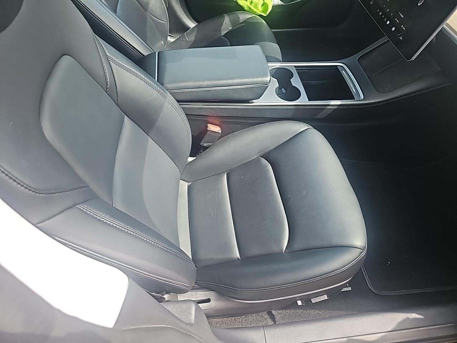 2022 Tesla Model 3 Standard Range RWD