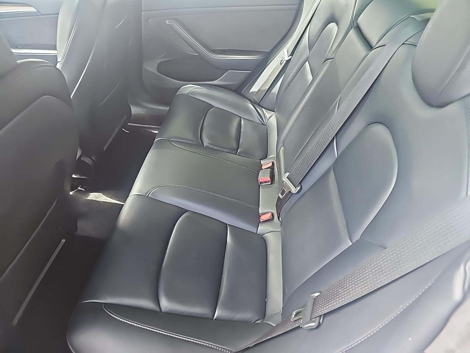 2022 Tesla Model 3 Standard Range RWD