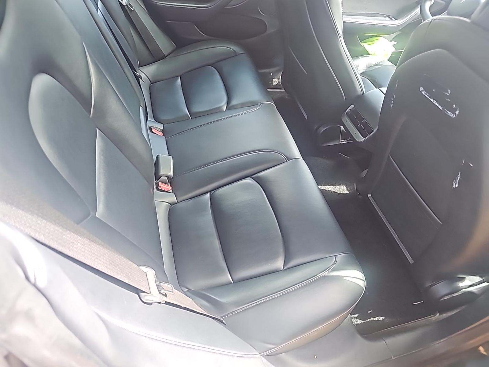 2022 Tesla Model 3 Standard Range RWD