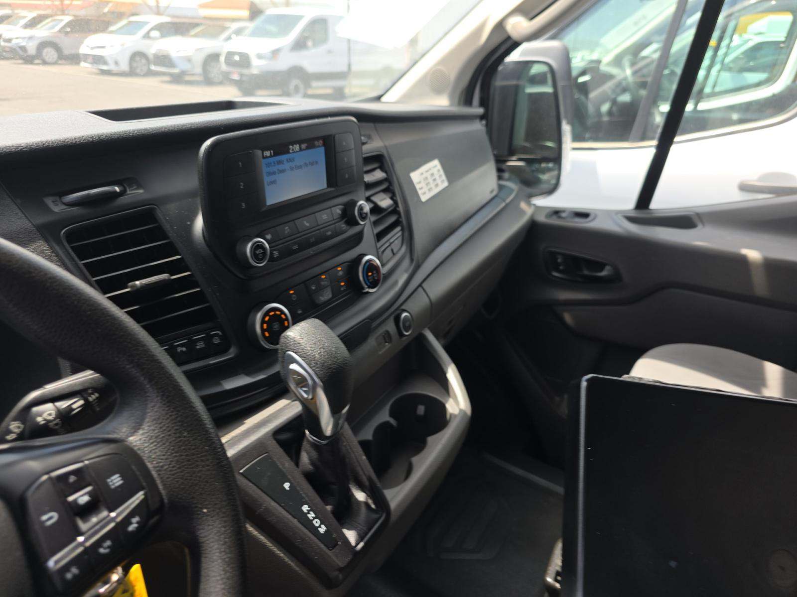 FORD TRANSIT 150 - 10