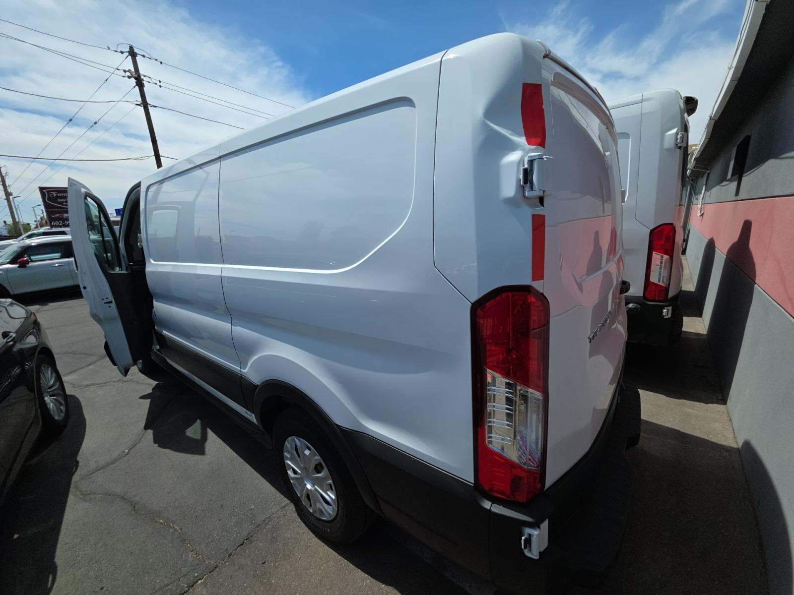 FORD TRANSIT 150 - 2