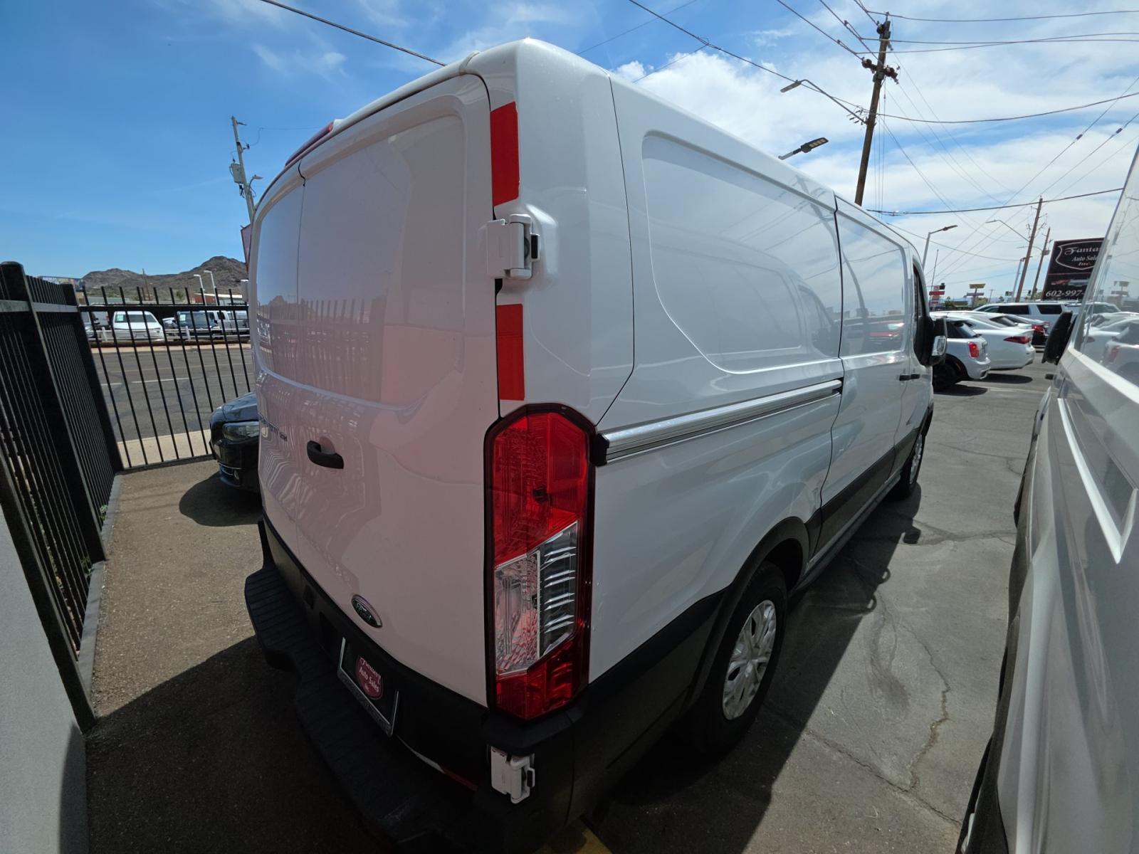 FORD TRANSIT 150 - 3