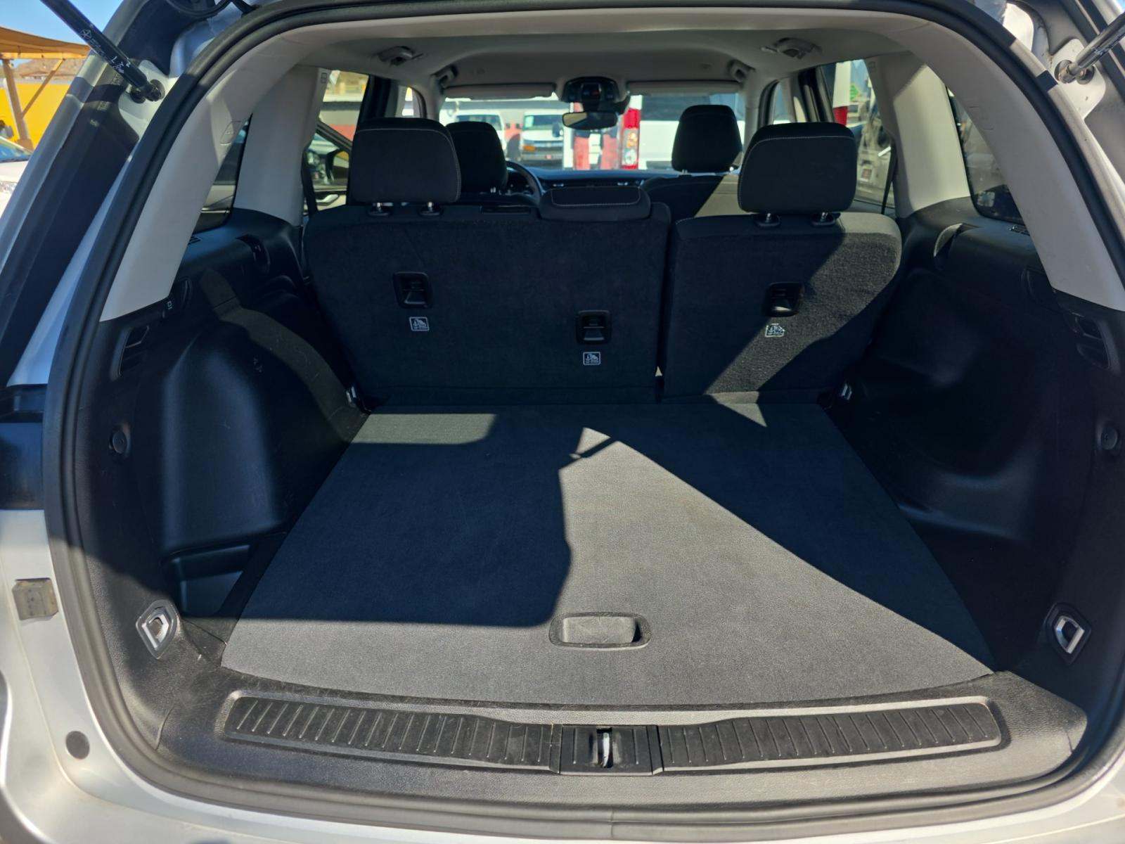 2023 Jeep Grand Cherokee Laredo RWD