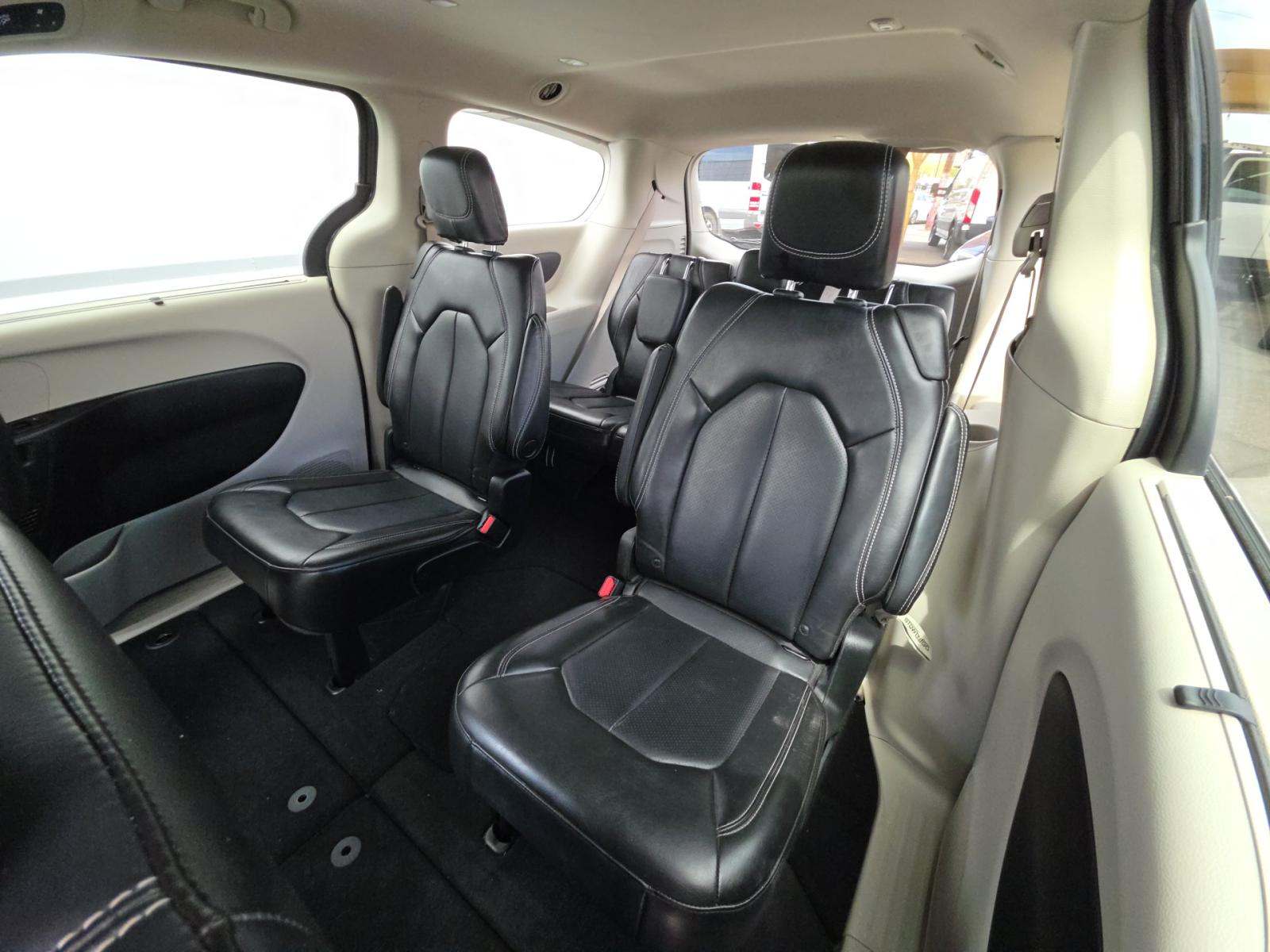 2023 Chrysler Pacifica Touring L FWD