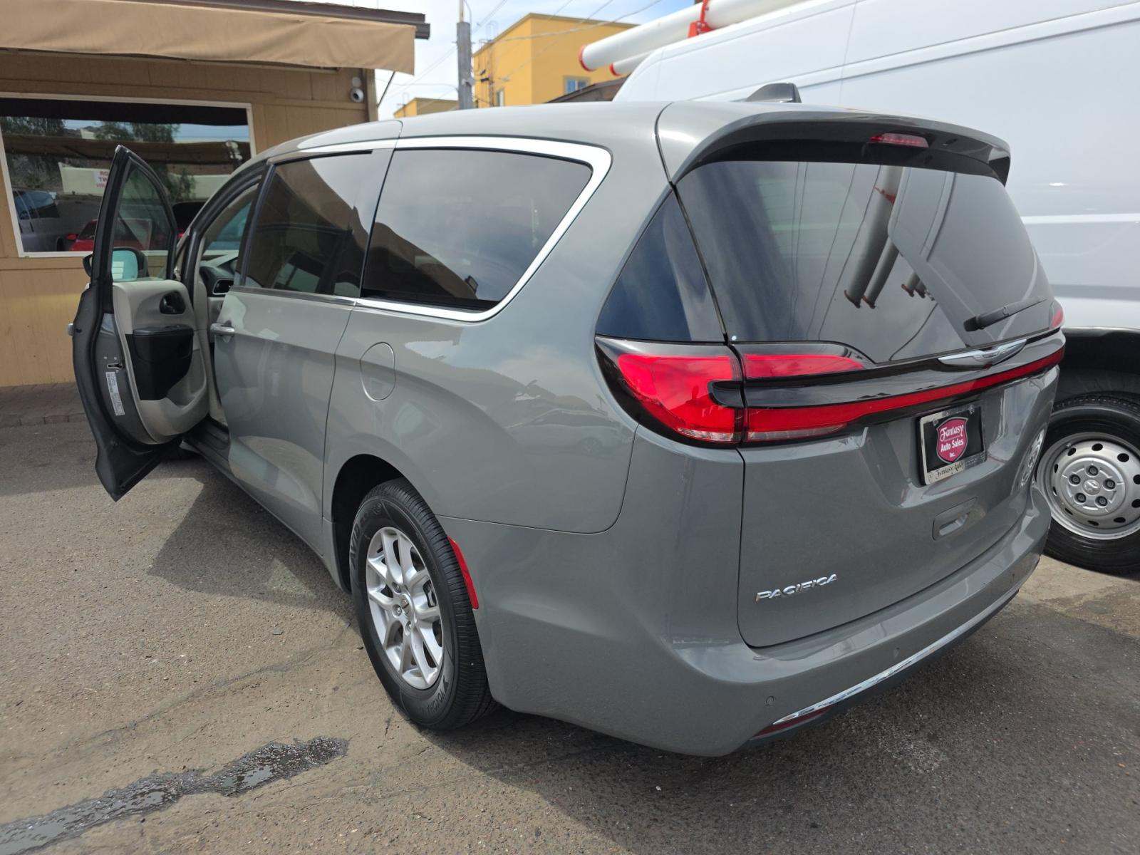 2023 Chrysler Pacifica Touring L FWD