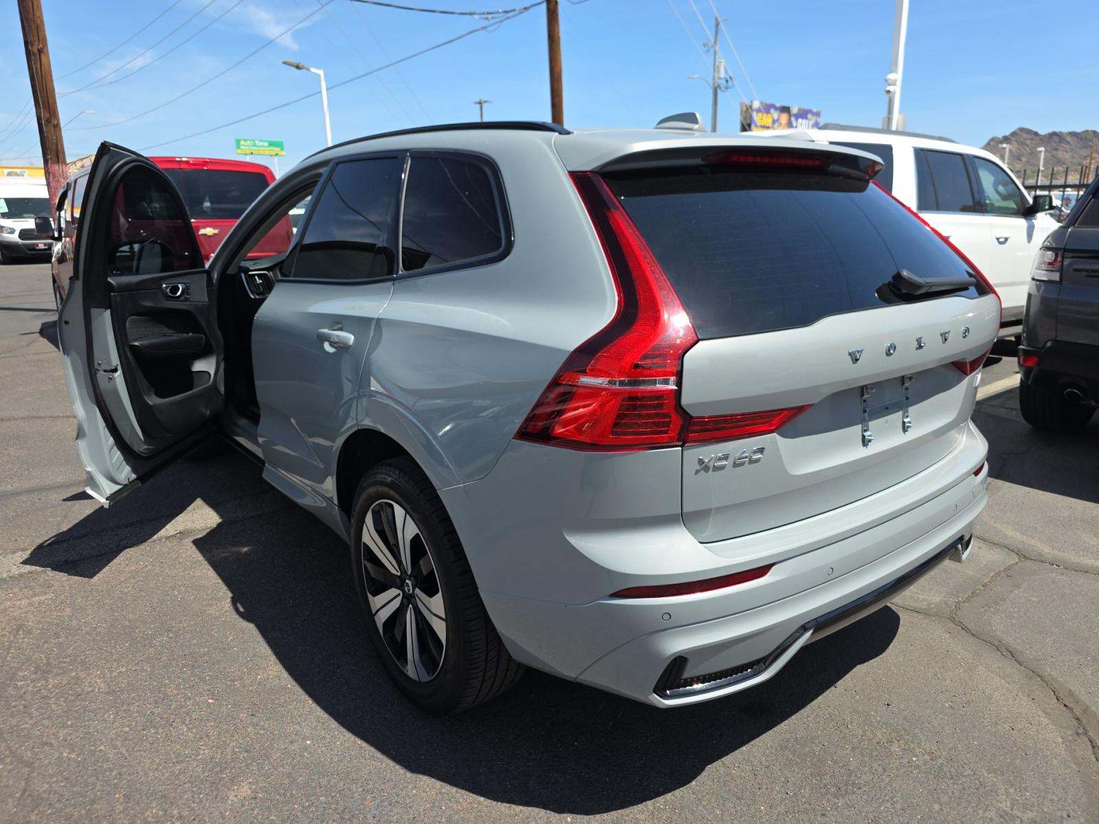 2024 Volvo XC60 Recharge T8 Core AWD