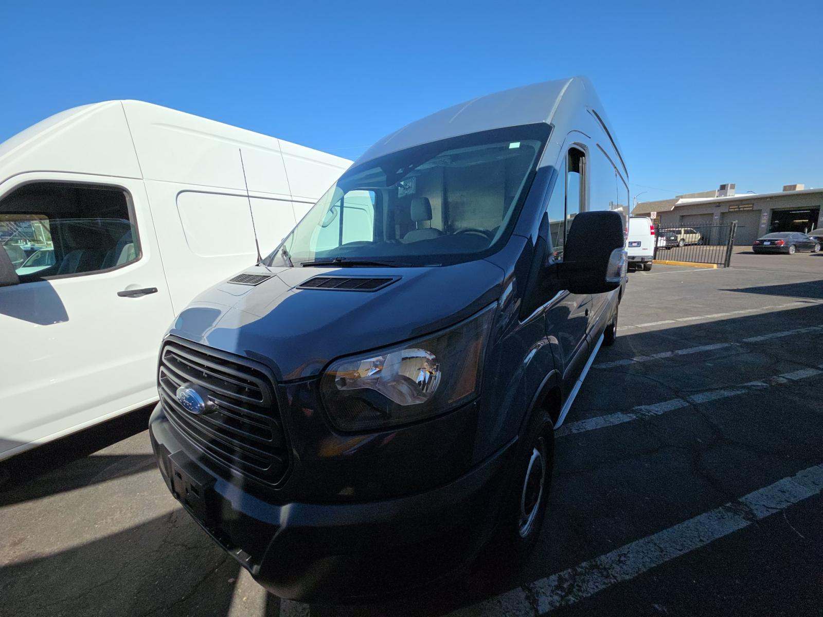 FORD TRANSIT 250 - 1