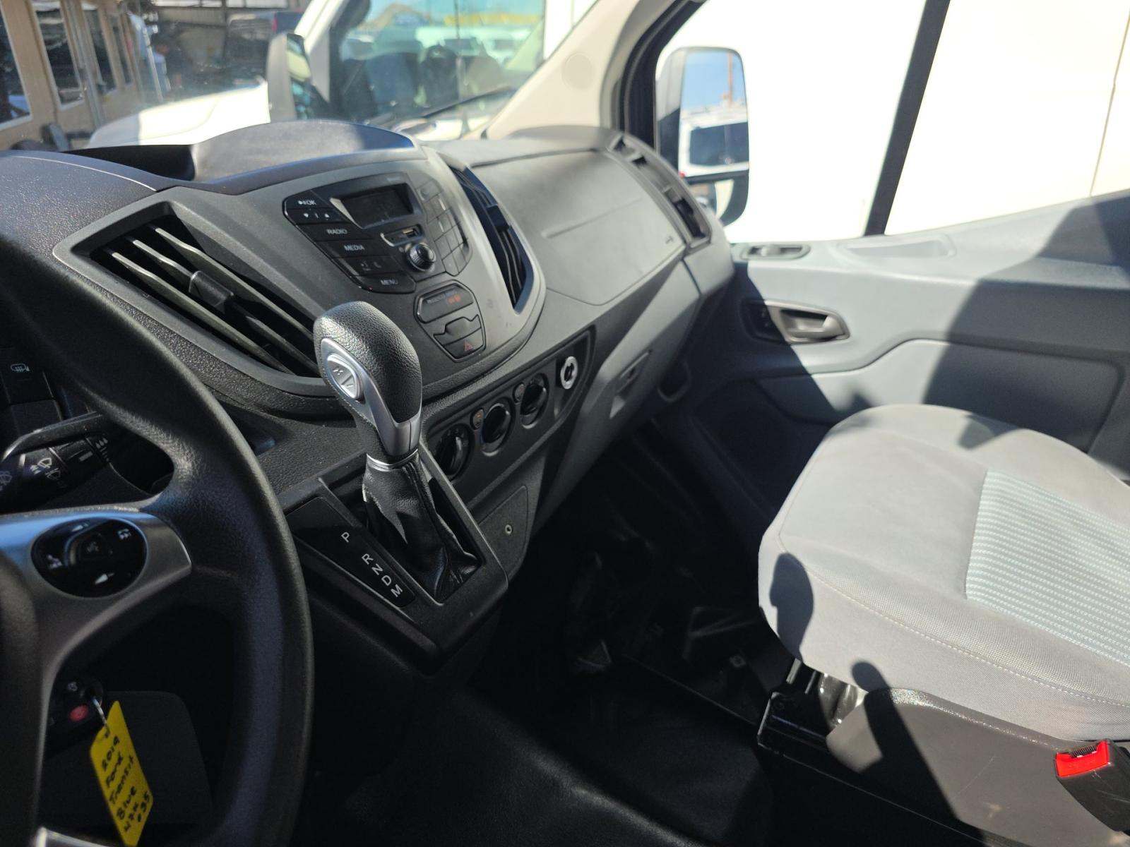 FORD TRANSIT 250 - 10