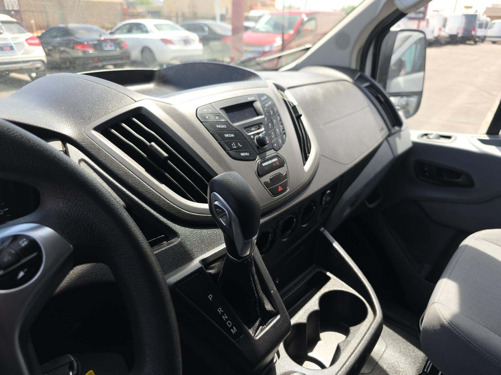 FORD TRANSIT 150 - 10