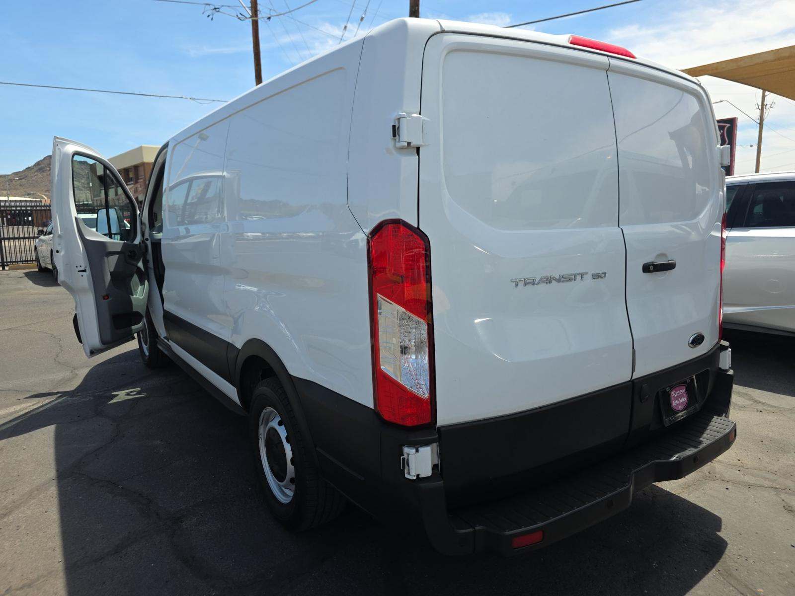 FORD TRANSIT 150 - 2
