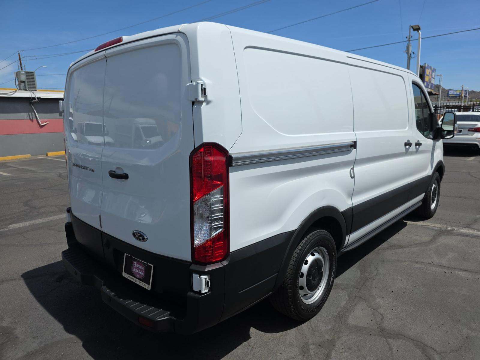 FORD TRANSIT 150 - 3