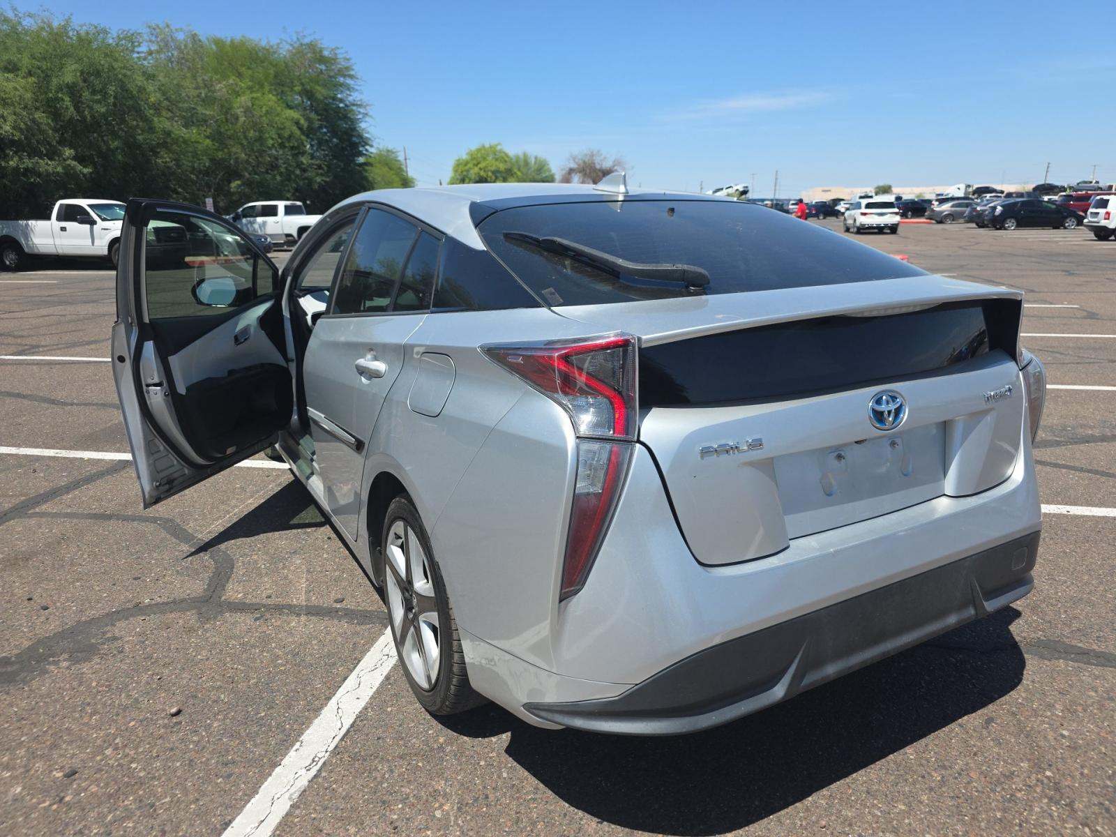 TOYOTA PRIUS - 2