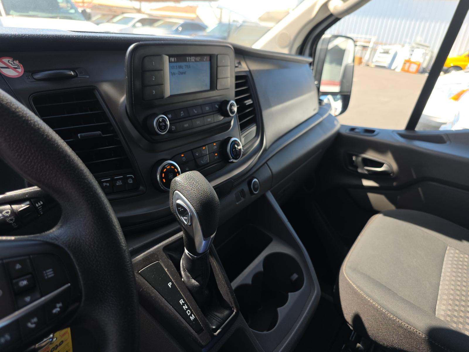 FORD TRANSIT 350 - 10
