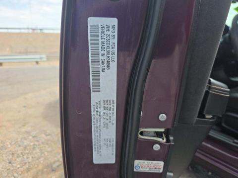 DODGE SRT HELLCAT - 5