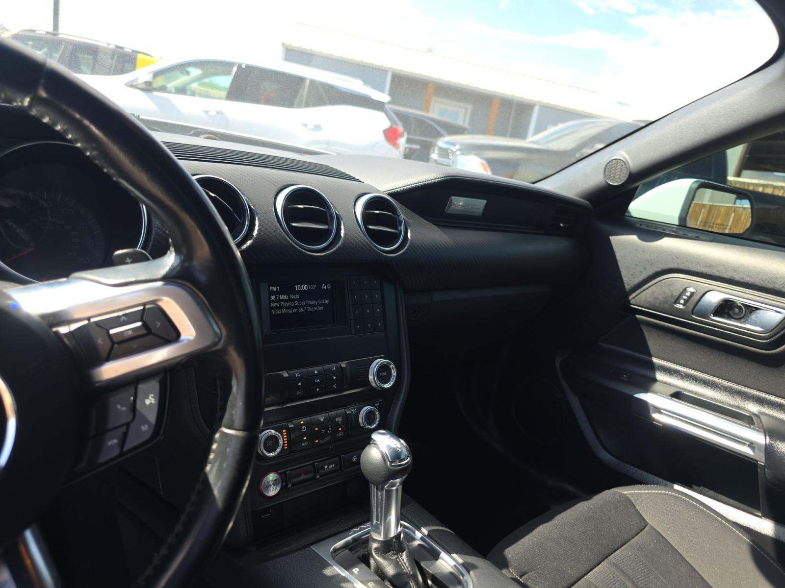 2022 Ford Mustang EcoBoost RWD