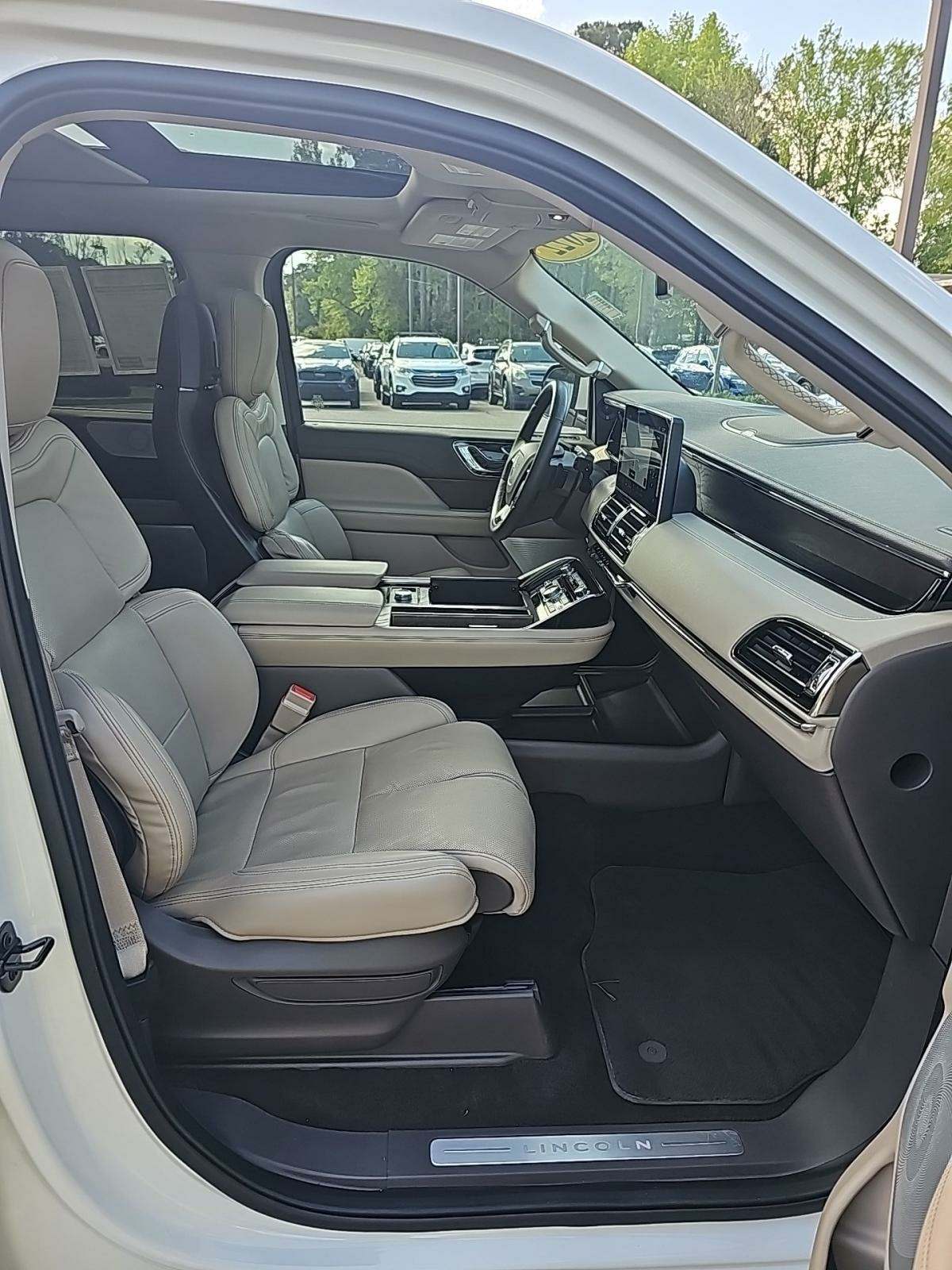 2022 Lincoln Navigator L Reserve AWD