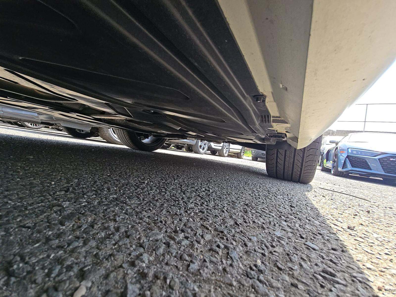 MERCEDES-BENZ E-CLASS - 7