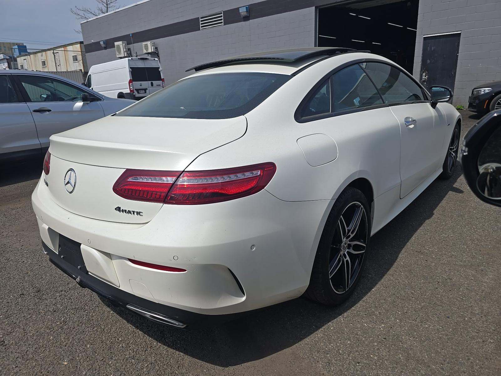 MERCEDES-BENZ E-CLASS - 3