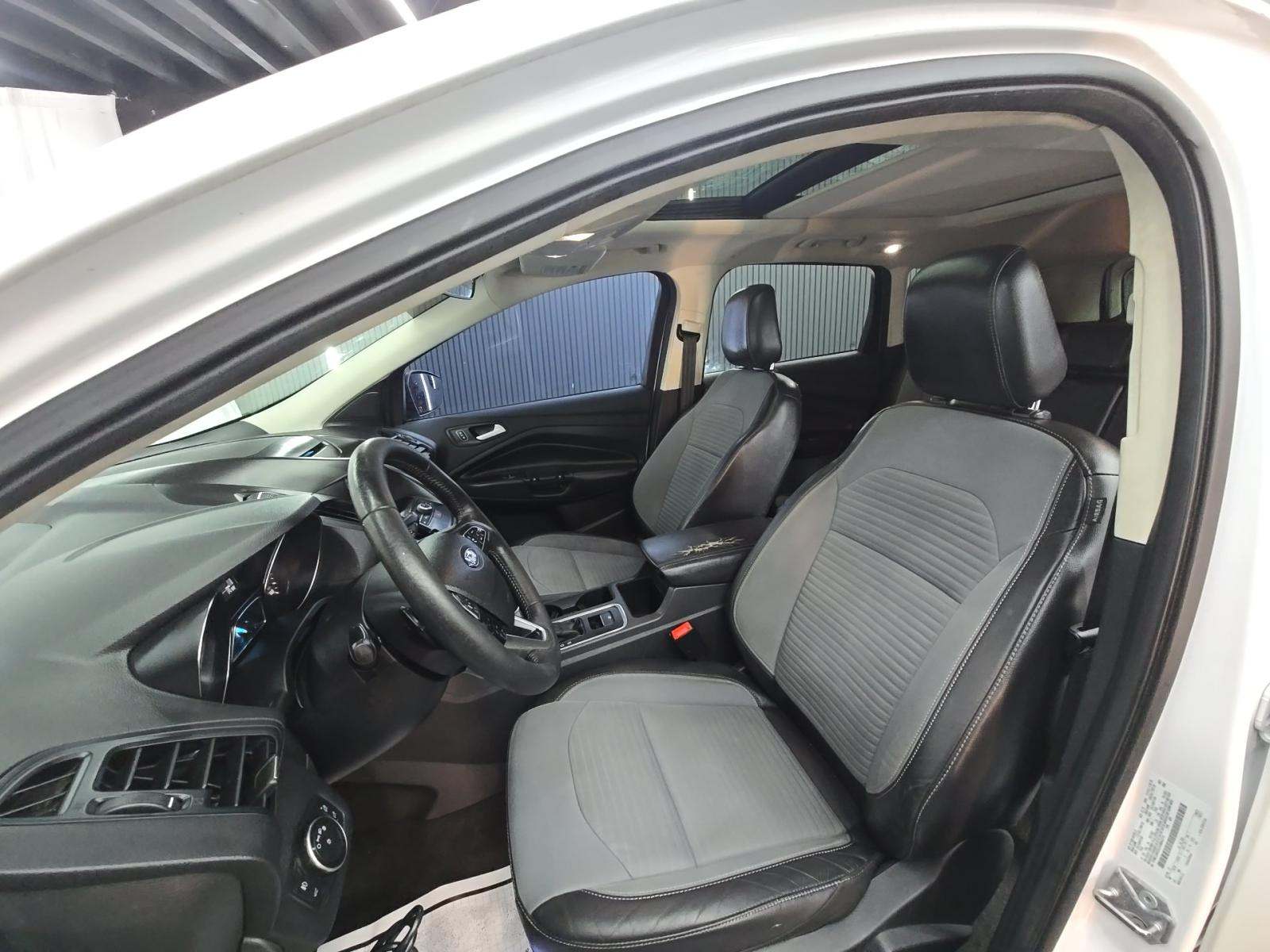 FORD ESCAPE - 2