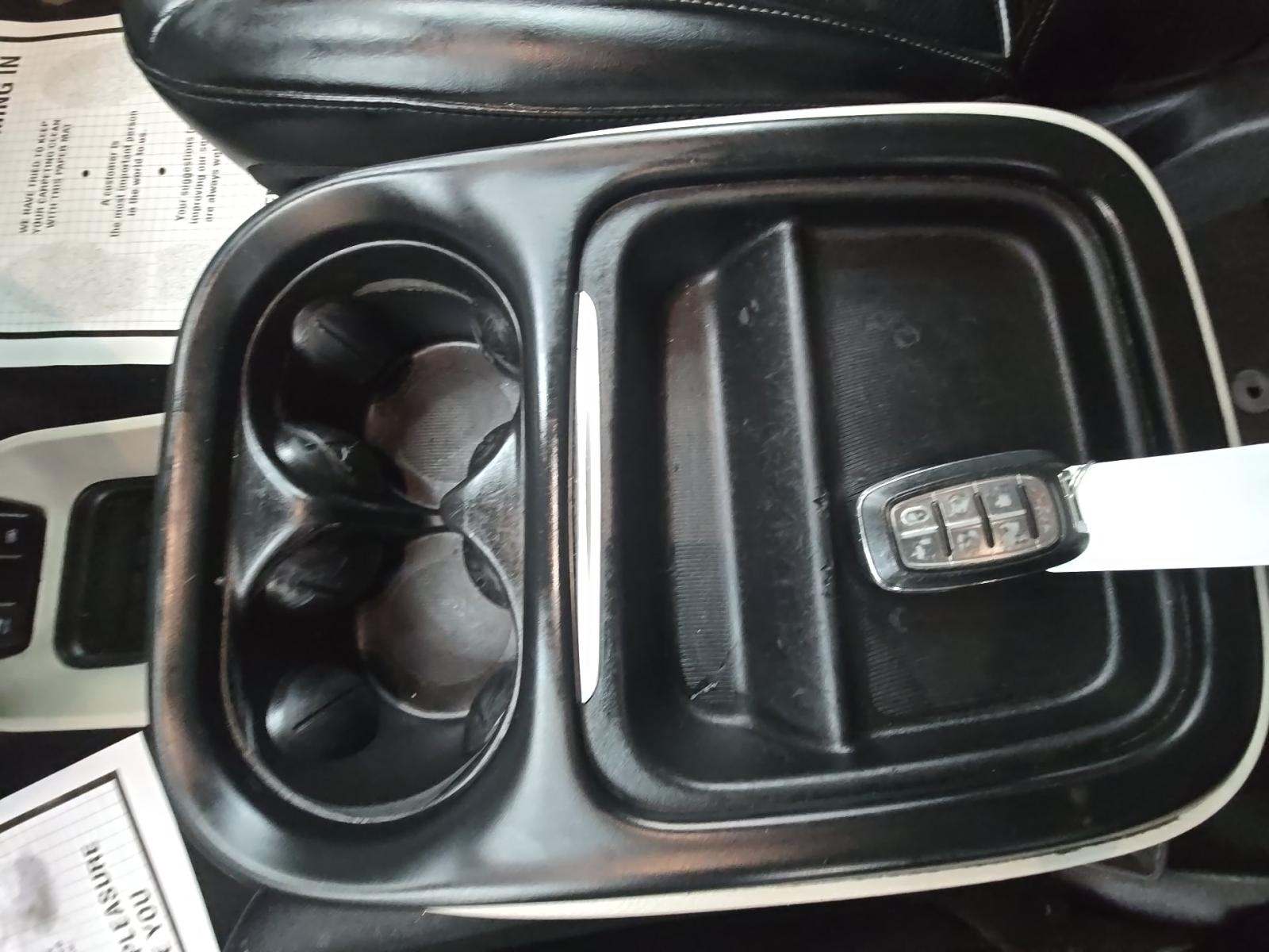 CHRYSLER VOYAGER - 4